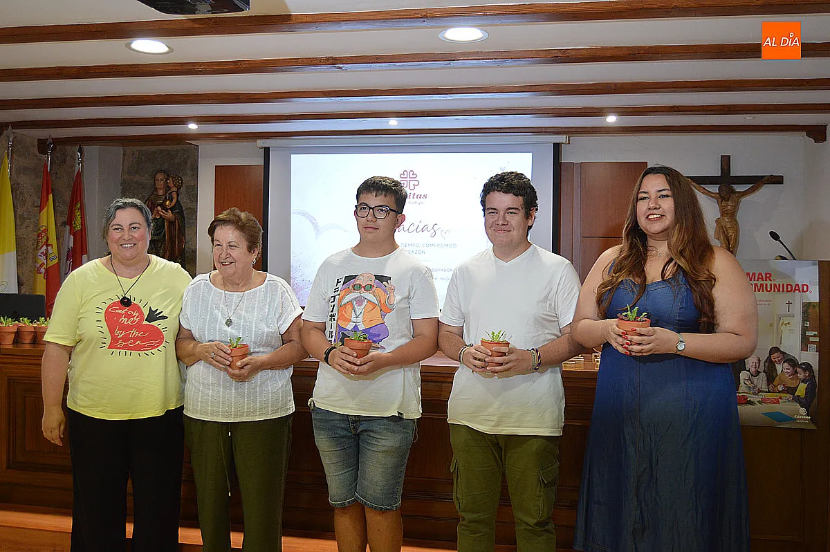 Homenaje de Caritas a los voluntarios, empresas e instituciones en el obispado 