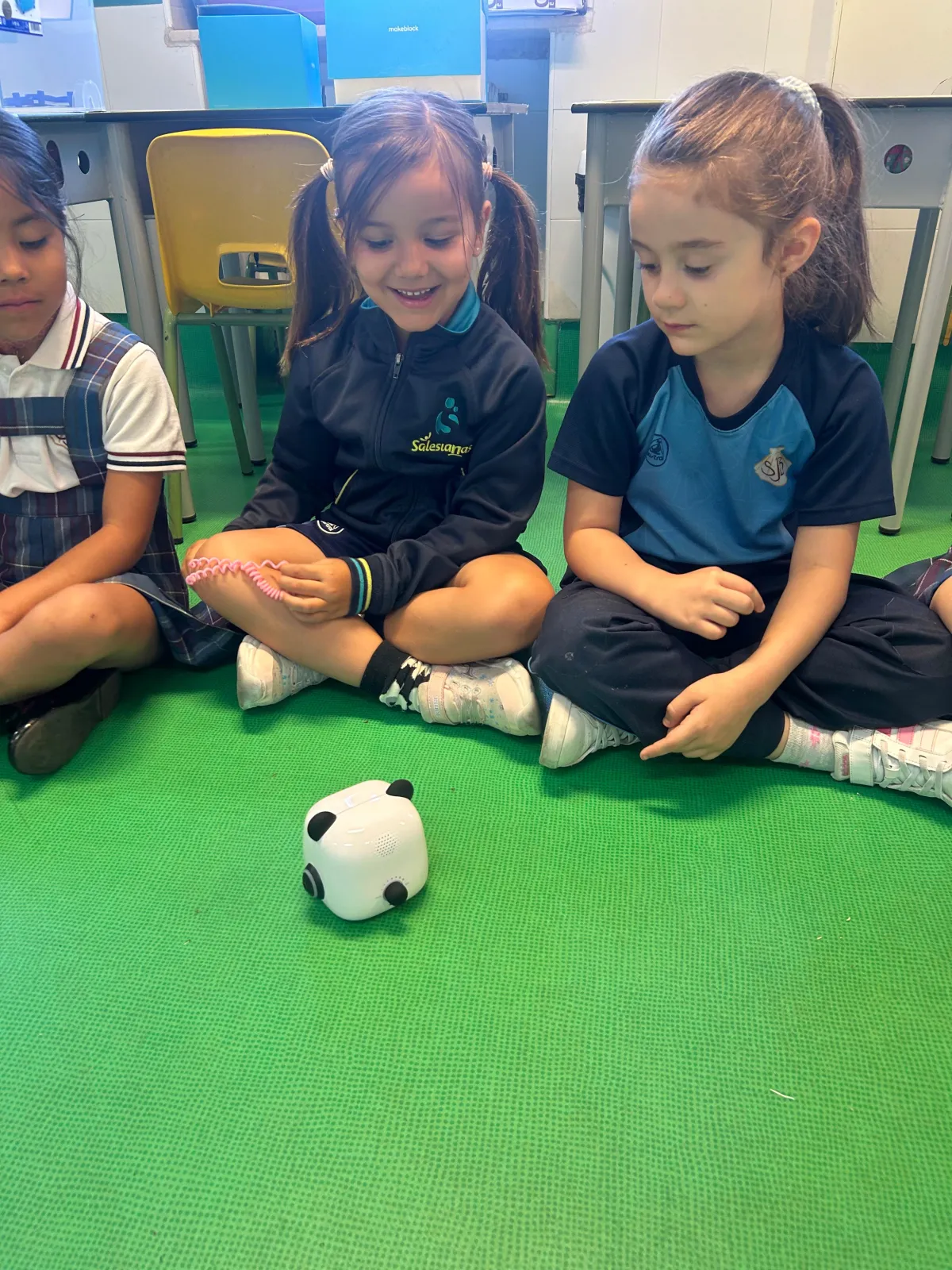 Foto 2 - Alumnos del San Juan Bosco descubren la rob&oacute;tica con el programa Escuela 4.0