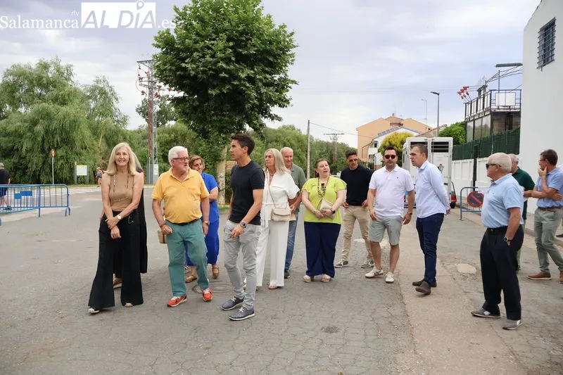 Foto 6 - La XV Feria de San Antonio desaf&iacute;a a la lluvia y re&uacute;ne en Alba de Tormes a m&aacute;s de 160 animales y 18 puestos artesanos
