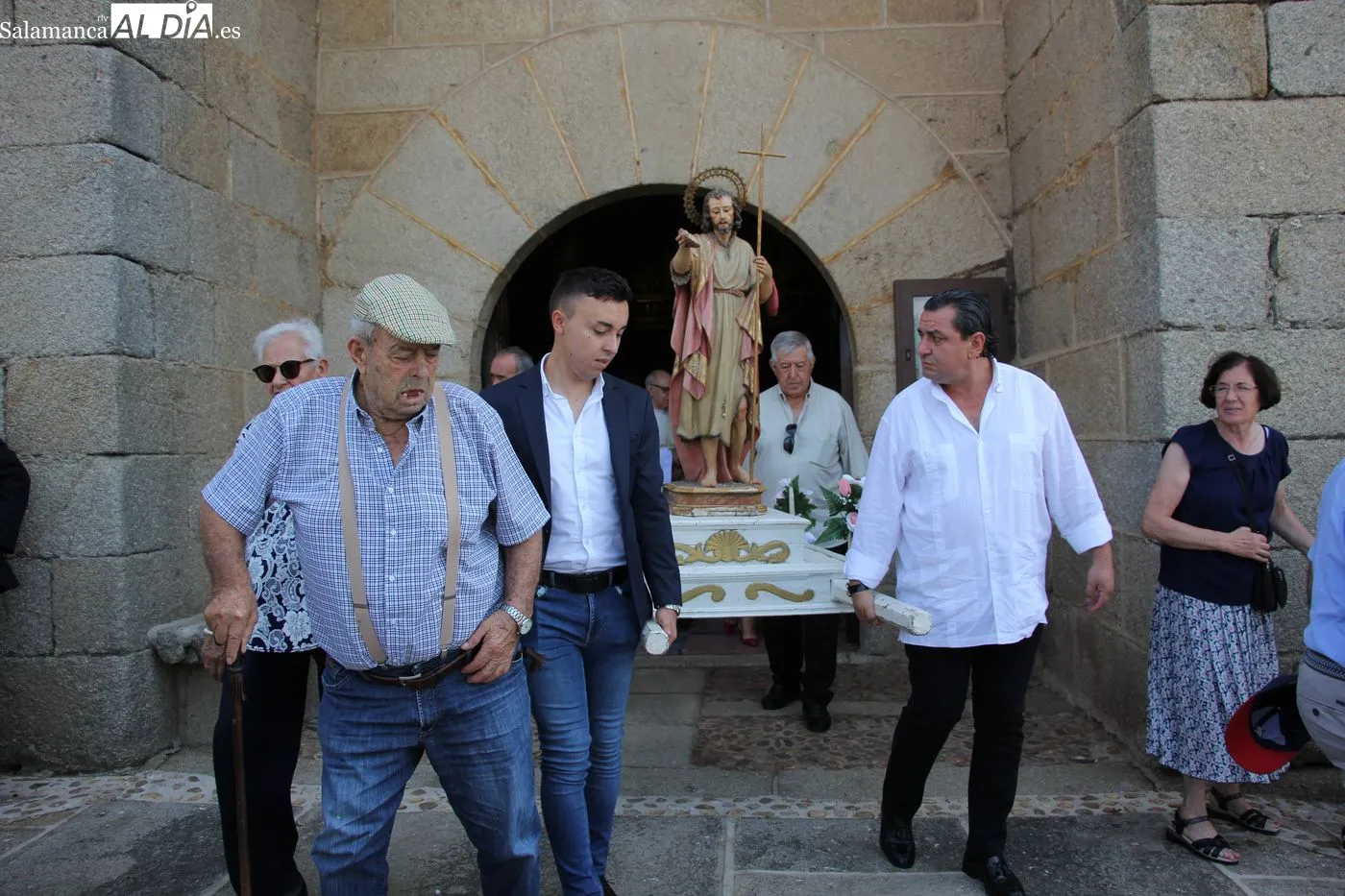 Los actos religiosos en honor a San Juan daban inicio a las fiestas patronales en Bogajo