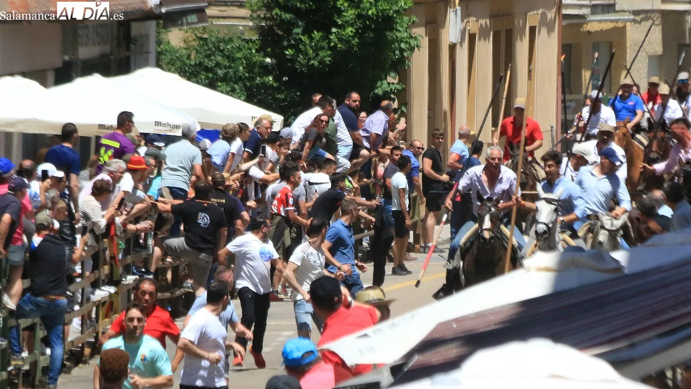 Encierro a caballo del Corpus en Vitigudino / CORRAL