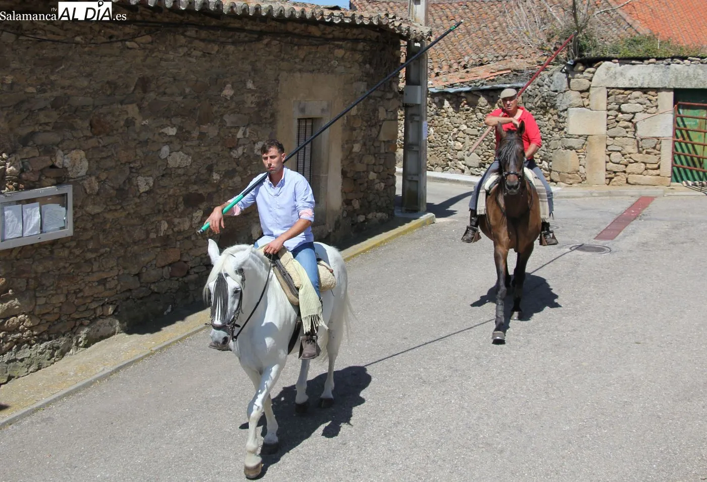 Encierro a caballo en Bogajo con reses de Hros. de Dionisio Rodríguez