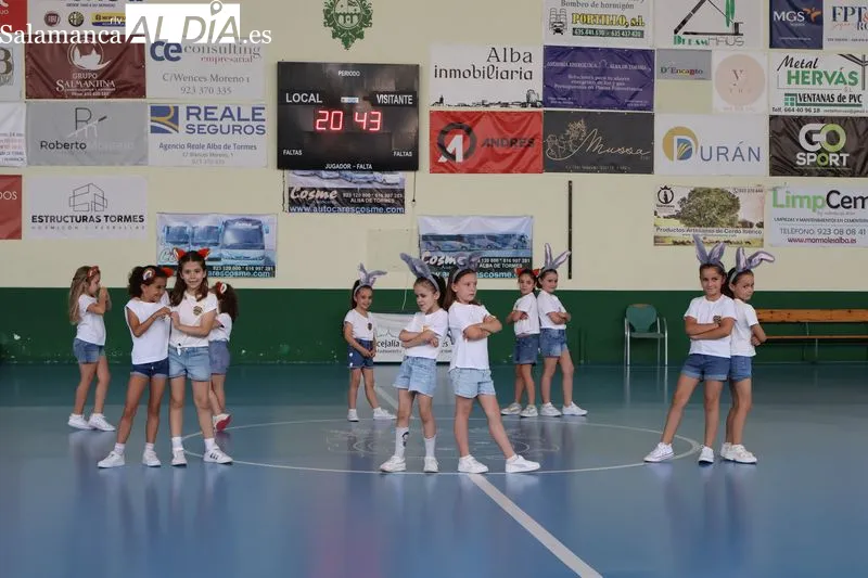 Foto 4 - M&aacute;s de un centenar de alumnos brillan en las galas de fin de curso de baile moderno y danza urbana de Alba de Tormes