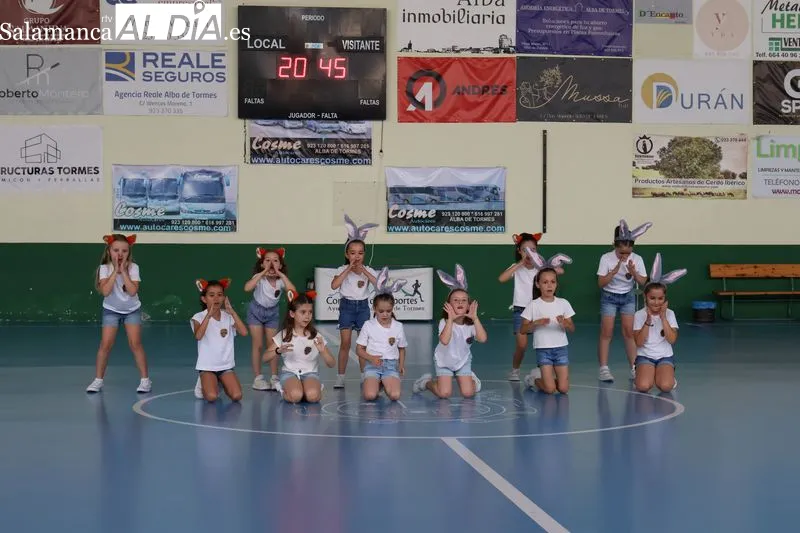 Foto 6 - M&aacute;s de un centenar de alumnos brillan en las galas de fin de curso de baile moderno y danza urbana de Alba de Tormes