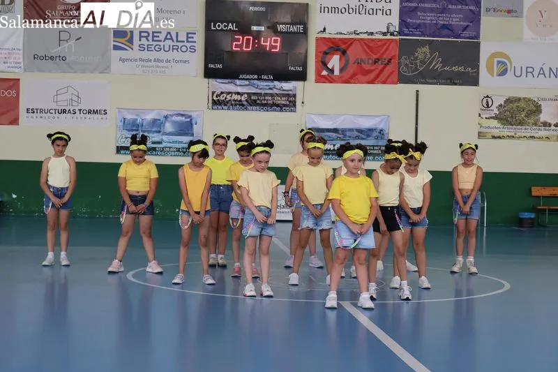 Foto 8 - M&aacute;s de un centenar de alumnos brillan en las galas de fin de curso de baile moderno y danza urbana de Alba de Tormes