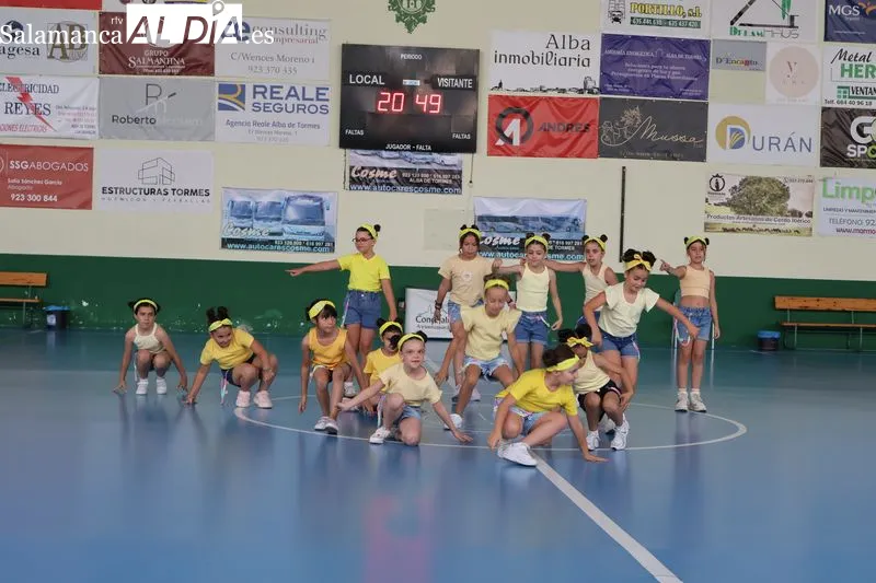 Foto 9 - M&aacute;s de un centenar de alumnos brillan en las galas de fin de curso de baile moderno y danza urbana de Alba de Tormes