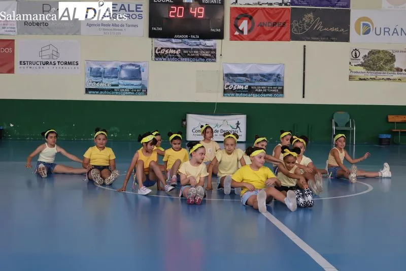 Foto 10 - M&aacute;s de un centenar de alumnos brillan en las galas de fin de curso de baile moderno y danza urbana de Alba de Tormes