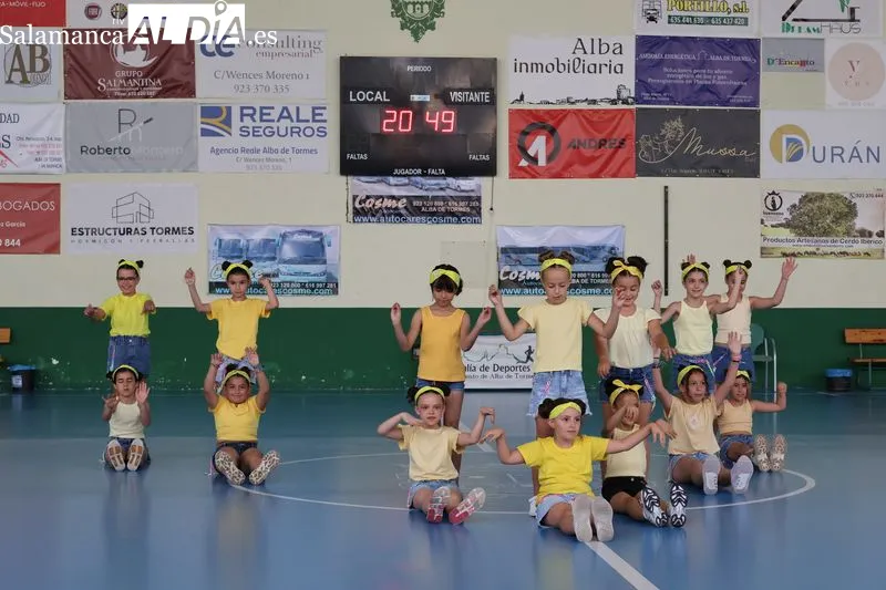 Foto 11 - M&aacute;s de un centenar de alumnos brillan en las galas de fin de curso de baile moderno y danza urbana de Alba de Tormes