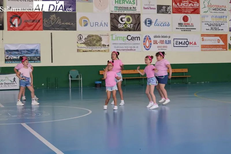 Foto 15 - M&aacute;s de un centenar de alumnos brillan en las galas de fin de curso de baile moderno y danza urbana de Alba de Tormes