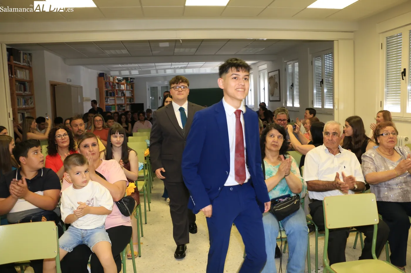 Graduación de siete alumnos de Bachillerato en Lumbrales / CORRAL