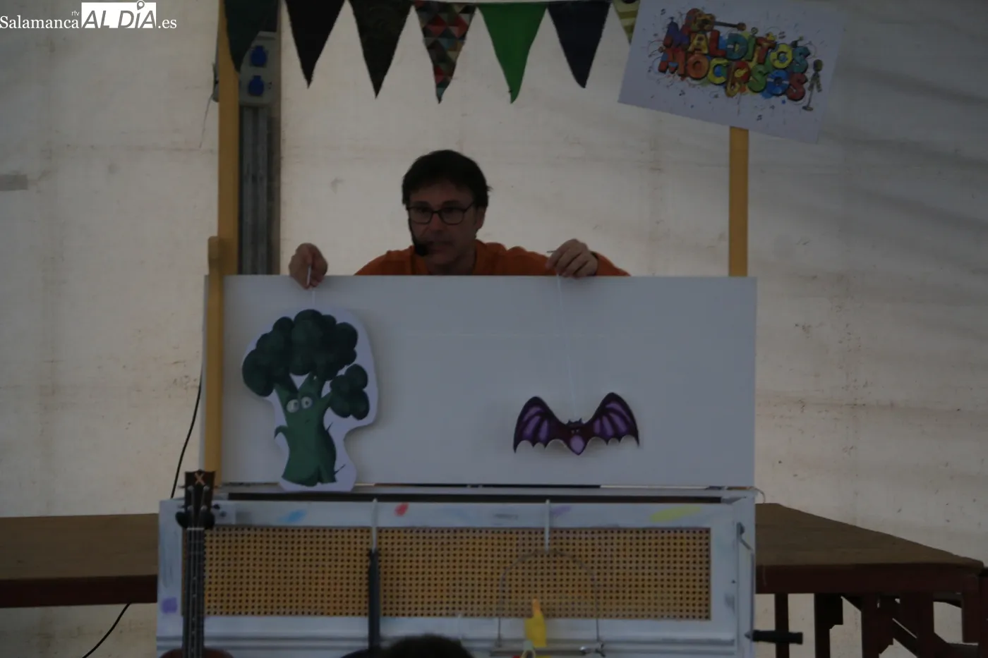 Actuación de Kamaru Teatro ayer sábado en El Milano / CORRAL
