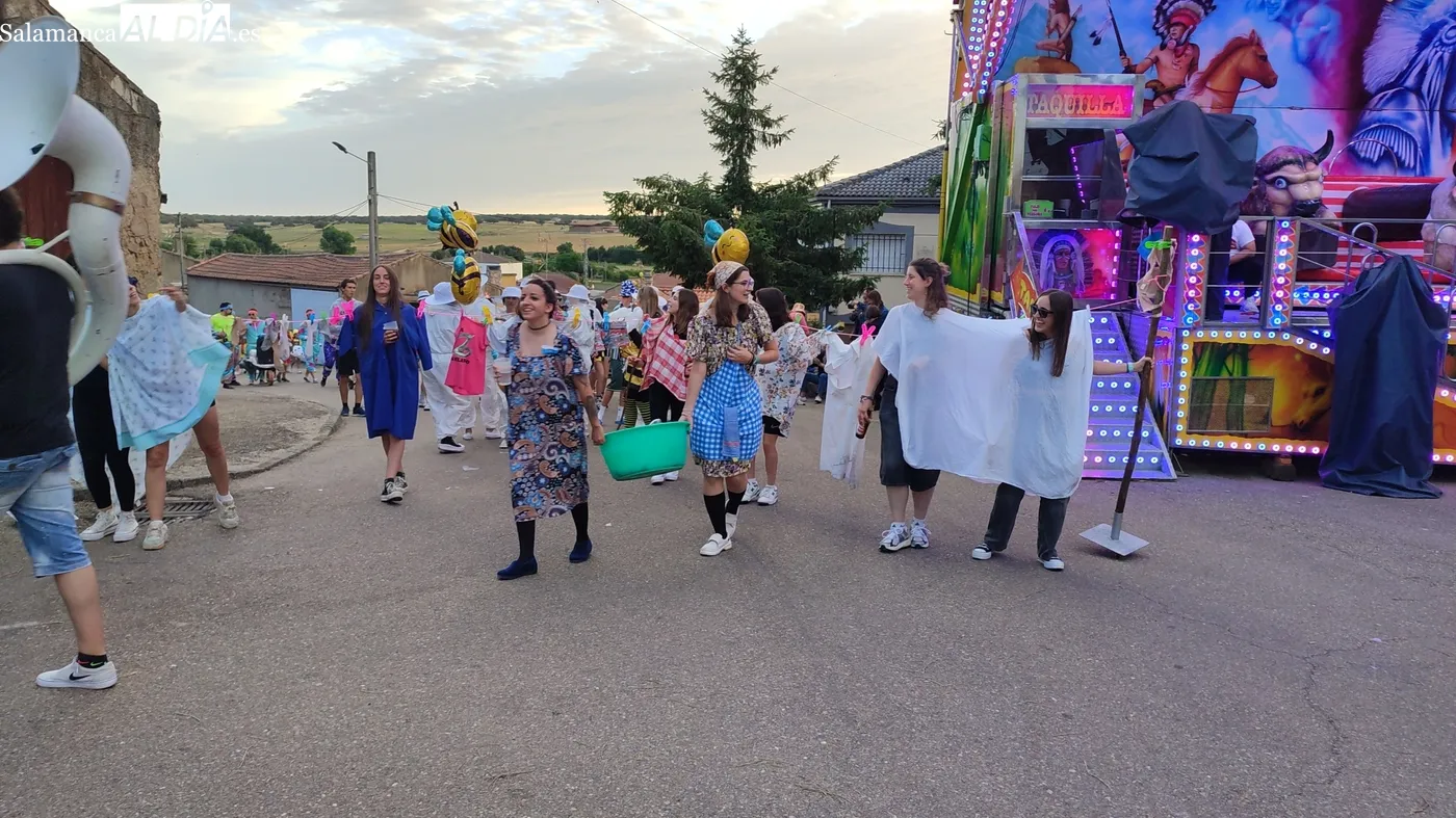 Desfile de carrozas en El Cubo de Don Sancho / CORRAL 