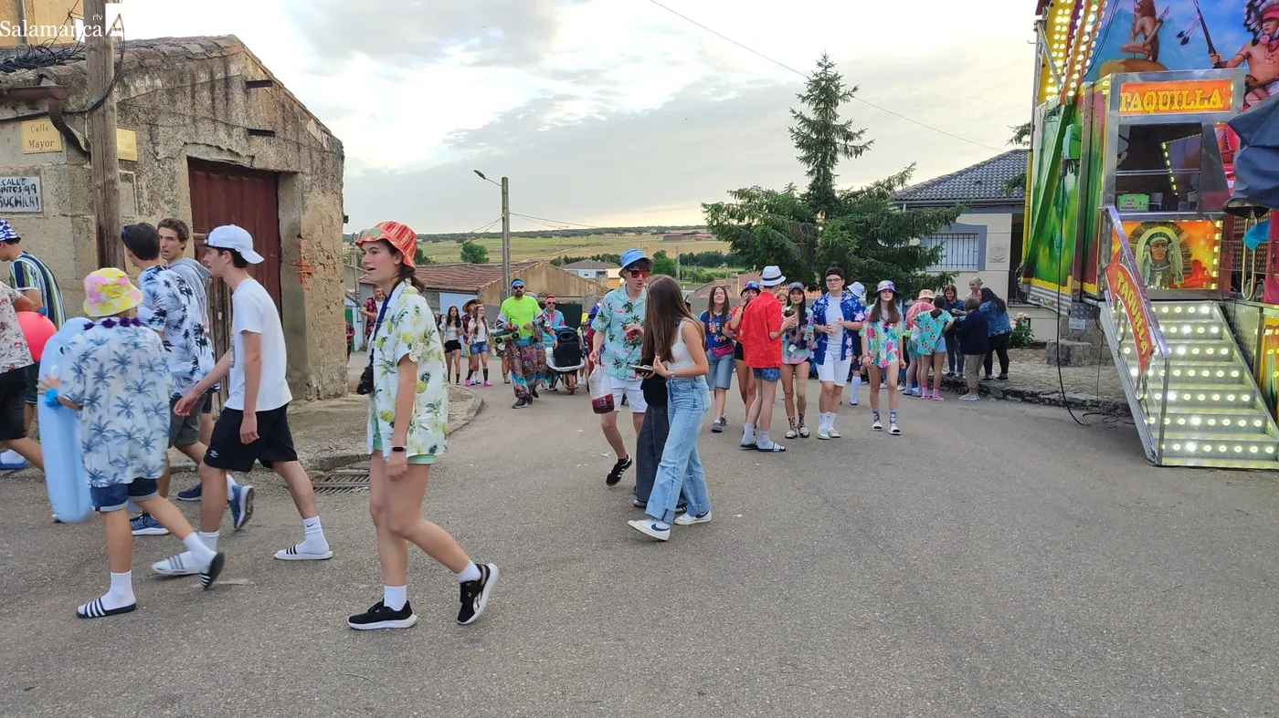 Desfile de carrozas en El Cubo de Don Sancho / CORRAL 