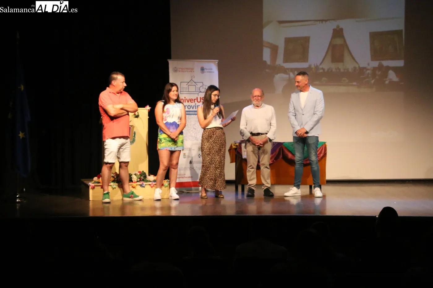 Acto de graduación de UniverUsal en Vitigudino / CORRAL 