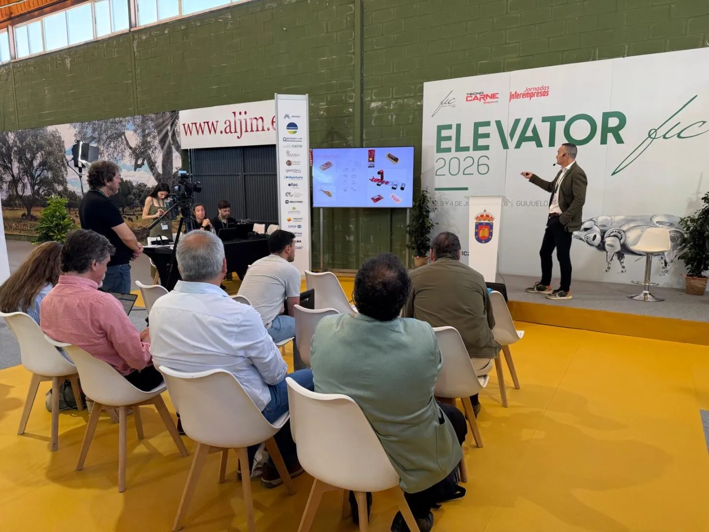 Foto 3 - La Feria de la Industria C&aacute;rnica de Guijuelo registra su mayor afluencia en la segunda jornada