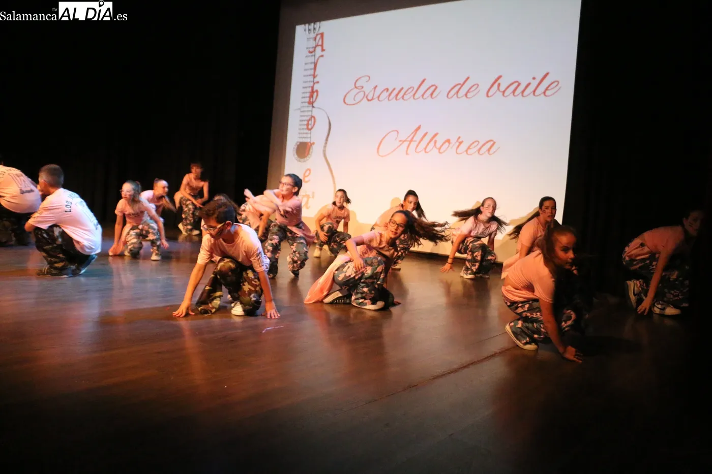 Actuación fin de curso de la Escuela de Baile Alborea en Vitigudino / CORRAL 