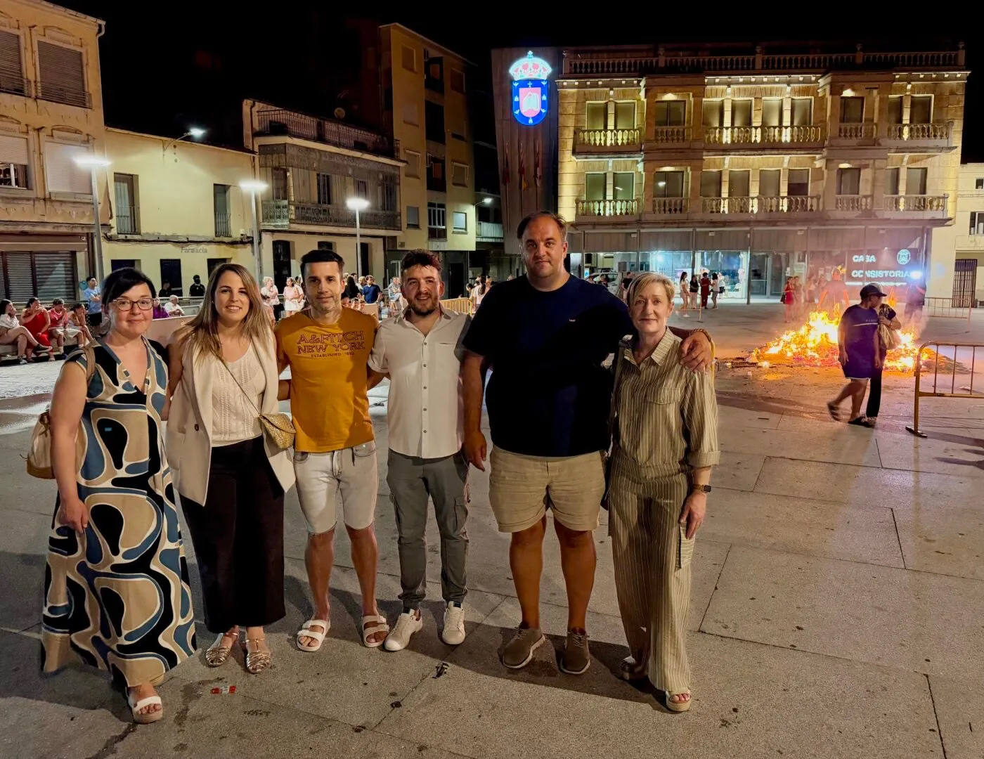 Foto 4 - As&iacute; vivi&oacute; Guijuelo el encendido de la tradicional hoguera de San Juan