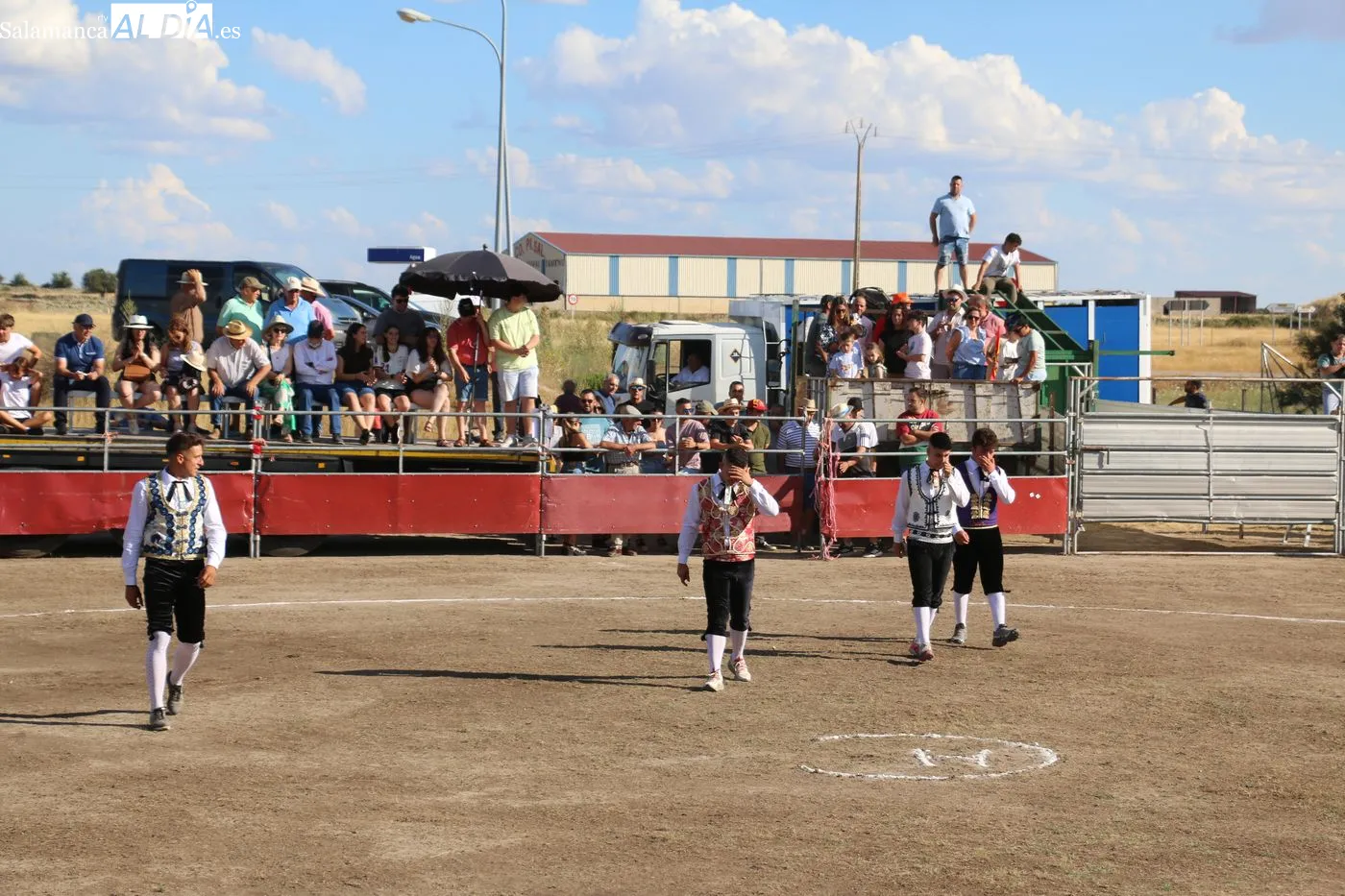 Festejo taurino en Villar de Peralonso