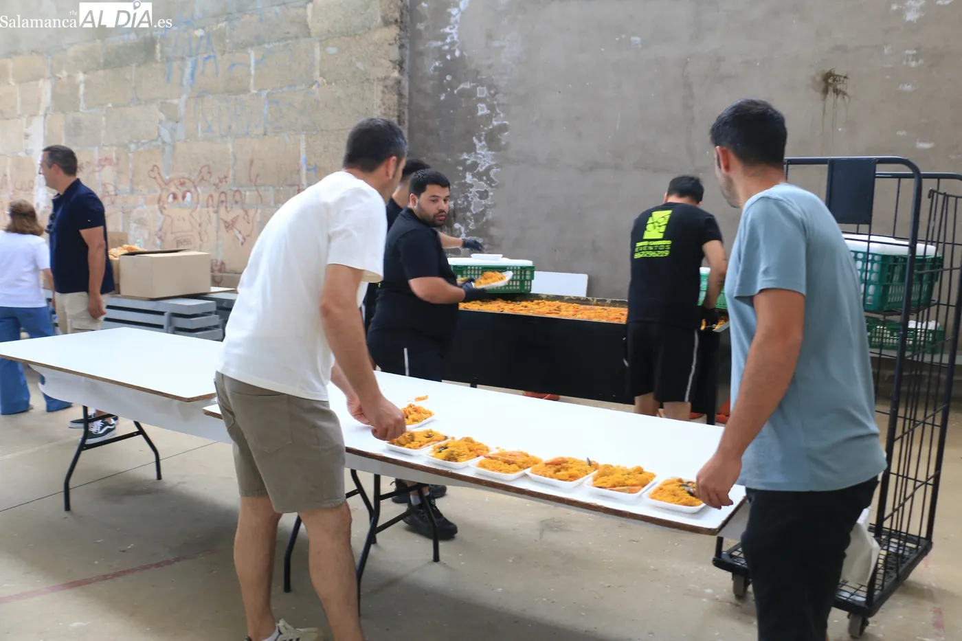 Paella solidaria en Villar de Peralonso a beneficio de Pyfano / CORRAL