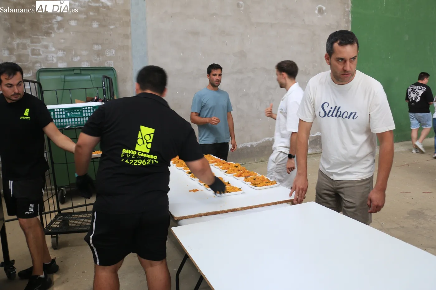 Paella solidaria en Villar de Peralonso a beneficio de Pyfano / CORRAL