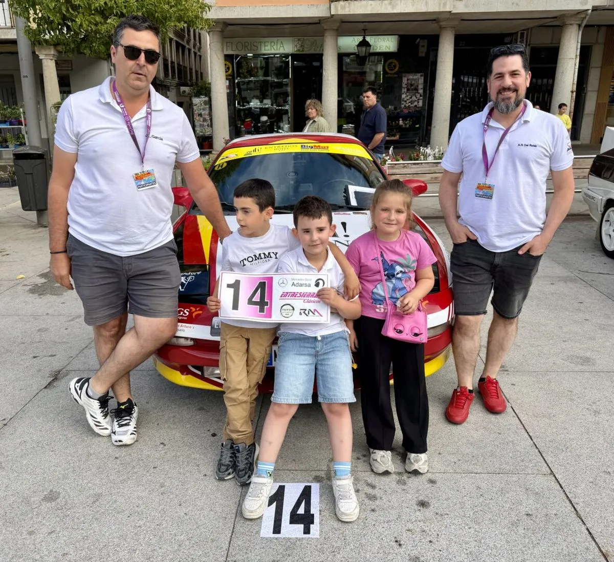 Foto 3 - Guijuelo se convierte en el epicentro del motor cl&aacute;sico con la salida del XIII Rally Entresierras