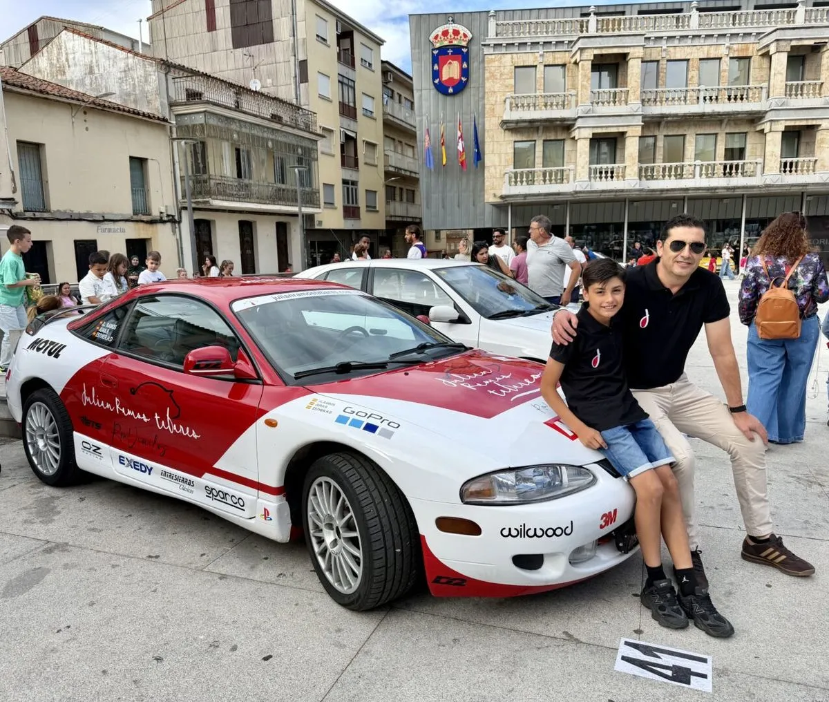 Foto 4 - Guijuelo se convierte en el epicentro del motor cl&aacute;sico con la salida del XIII Rally Entresierras