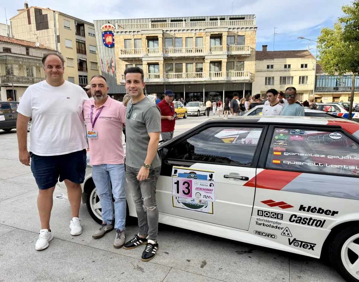 Foto 6 - Guijuelo se convierte en el epicentro del motor cl&aacute;sico con la salida del XIII Rally Entresierras