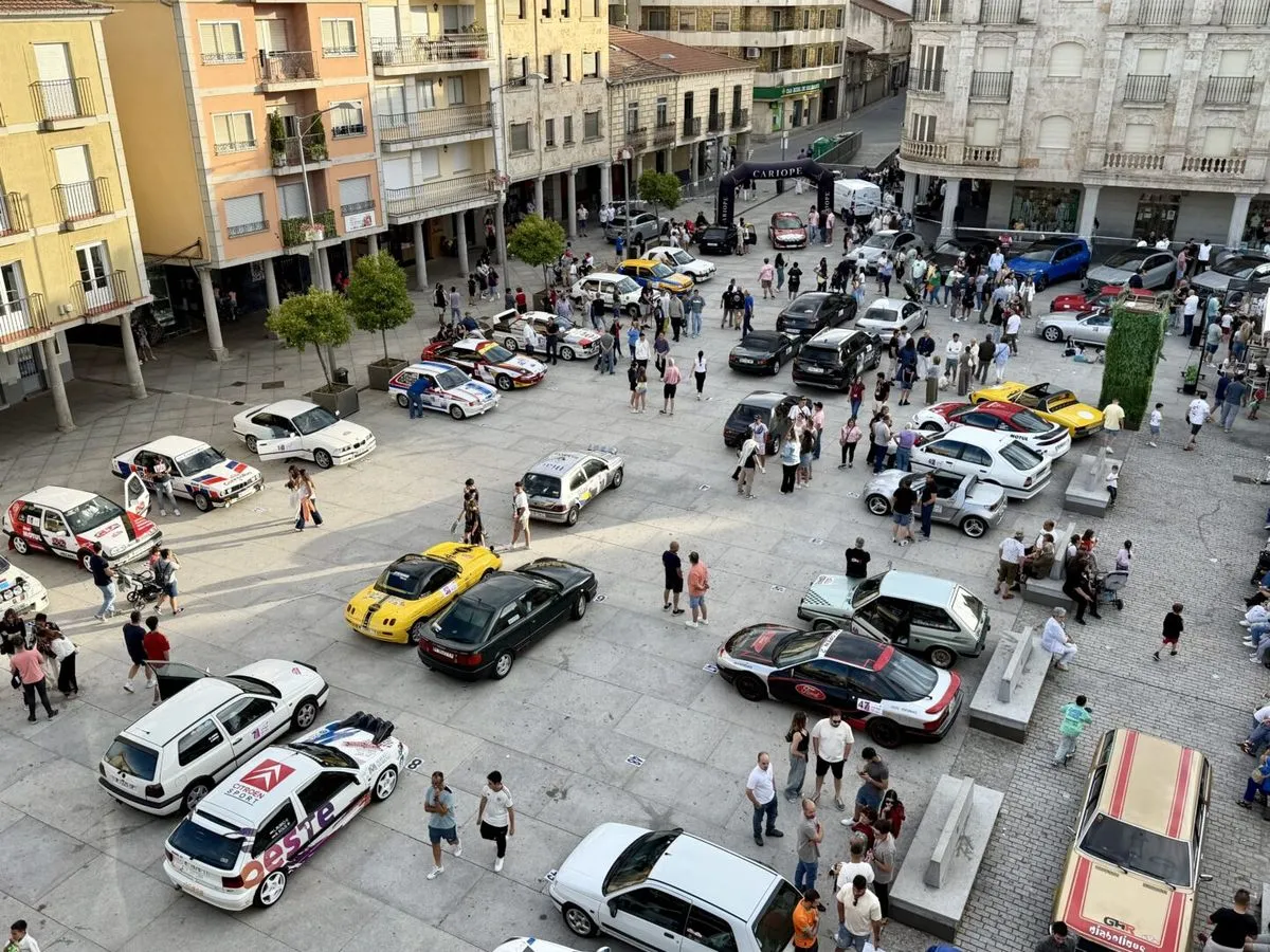 Foto 11 - Guijuelo se convierte en el epicentro del motor cl&aacute;sico con la salida del XIII Rally Entresierras
