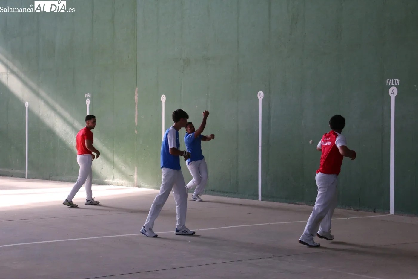 Bonita tarde de pelota en Villa r de Peralonso / CORRAL