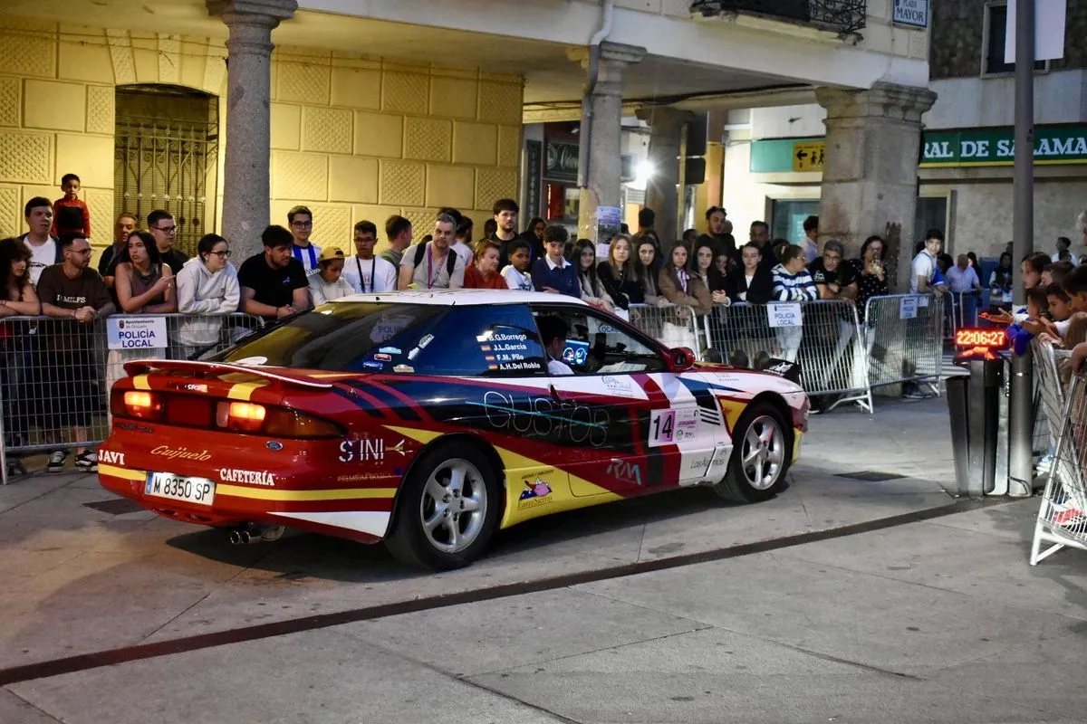 Salida del XIII Rally Entresierras clásico en Guijuelo