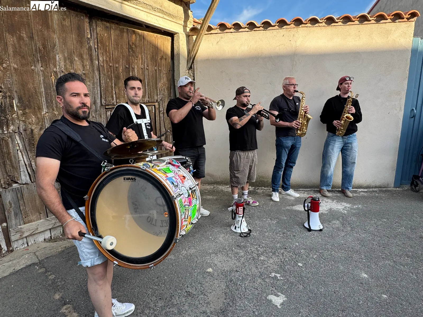 Foto 10 - Las pe&ntilde;as y el ambiente multitudinario ponen en marcha las fiestas del Corpus en El Campo de Pe&ntilde;aranda