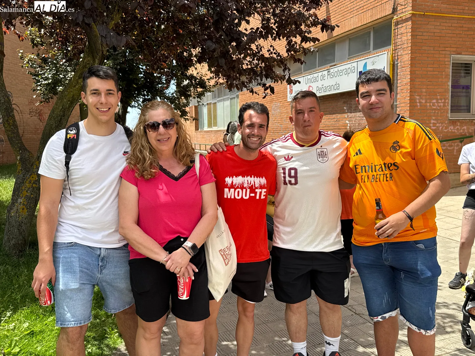 Foto 2 - Deporte, convivencia y solidaridad en el multitudinario VIII Campeonato de F&uacute;tbol Sala Nuestra Se&ntilde;ora de la Esperanza