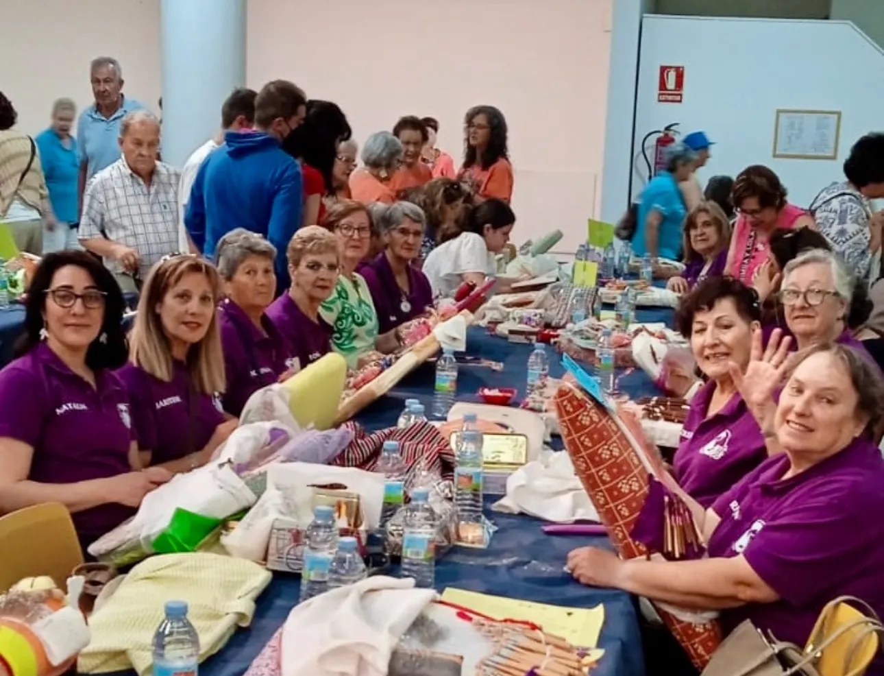 Foto 2 - Talento y tradici&oacute;n: las pe&ntilde;arandinas dejan huella en el Encuentro de Bolillos de Salamanca