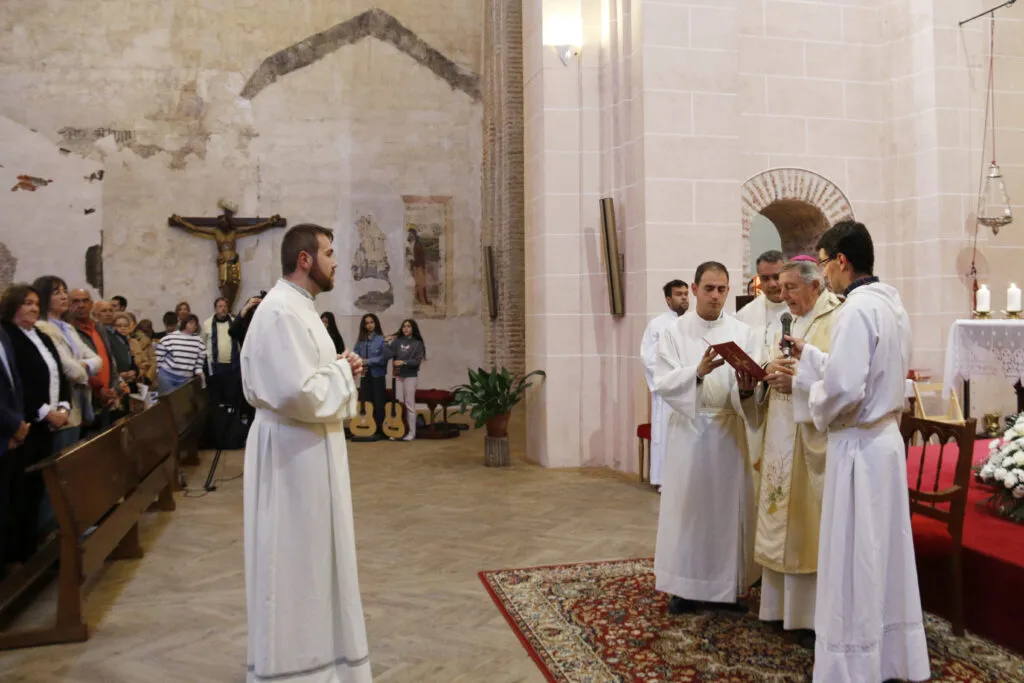 Foto 3 - Cantalapiedra se prepara para celebrarlo: Mario Cabrera recibir&aacute; la ordenaci&oacute;n diaconal este domingo en la Catedral Vieja