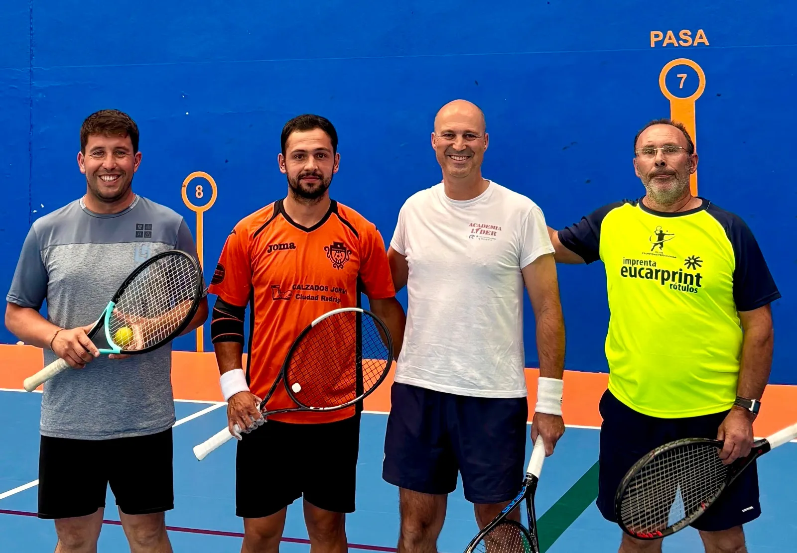 Foto 6 - Pe&ntilde;aranda vive una competida final del Trofeo Diputaci&oacute;n de Frontenis, con el brillante equipo local como subcampe&oacute;n