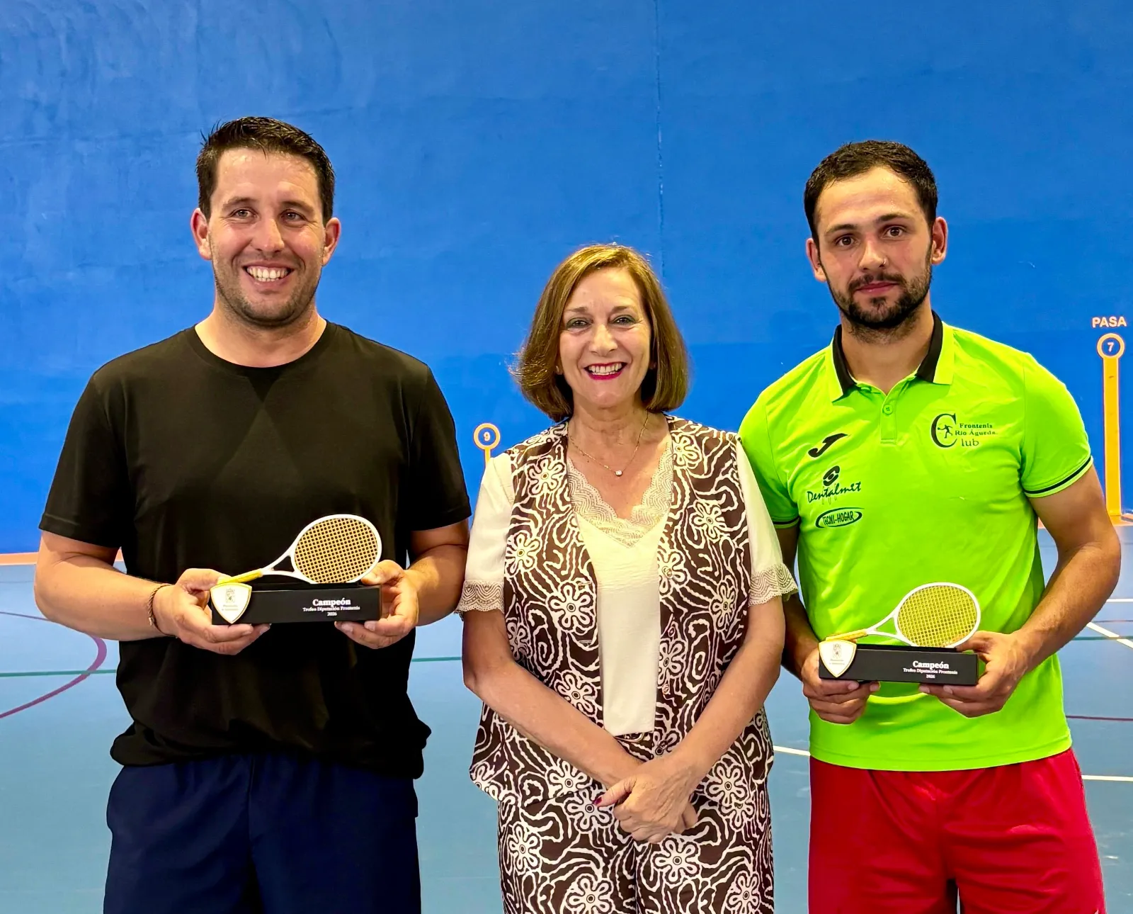 Foto 2 - Pe&ntilde;aranda vive una competida final del Trofeo Diputaci&oacute;n de Frontenis, con el brillante equipo local como subcampe&oacute;n