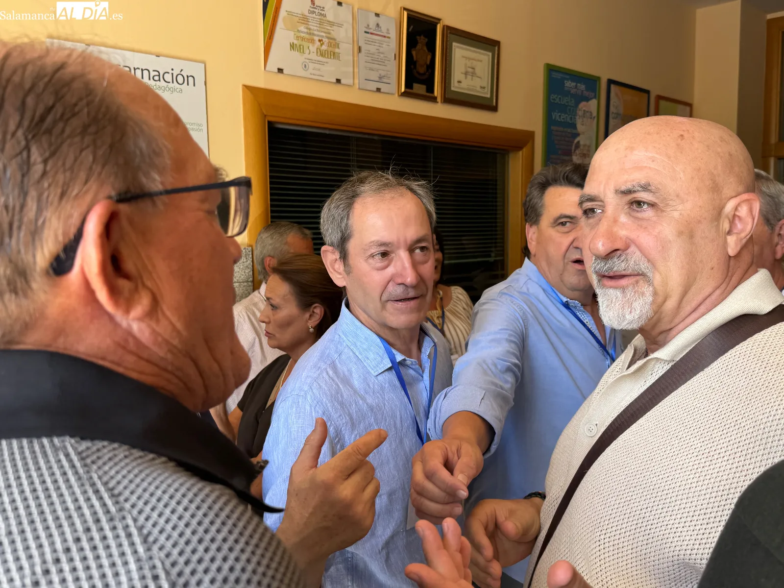 Foto 7 - Los antiguos alumnos de La Encarnaci&oacute;n celebran un reencuentro emotivo e inolvidable 50 a&ntilde;os despu&eacute;s