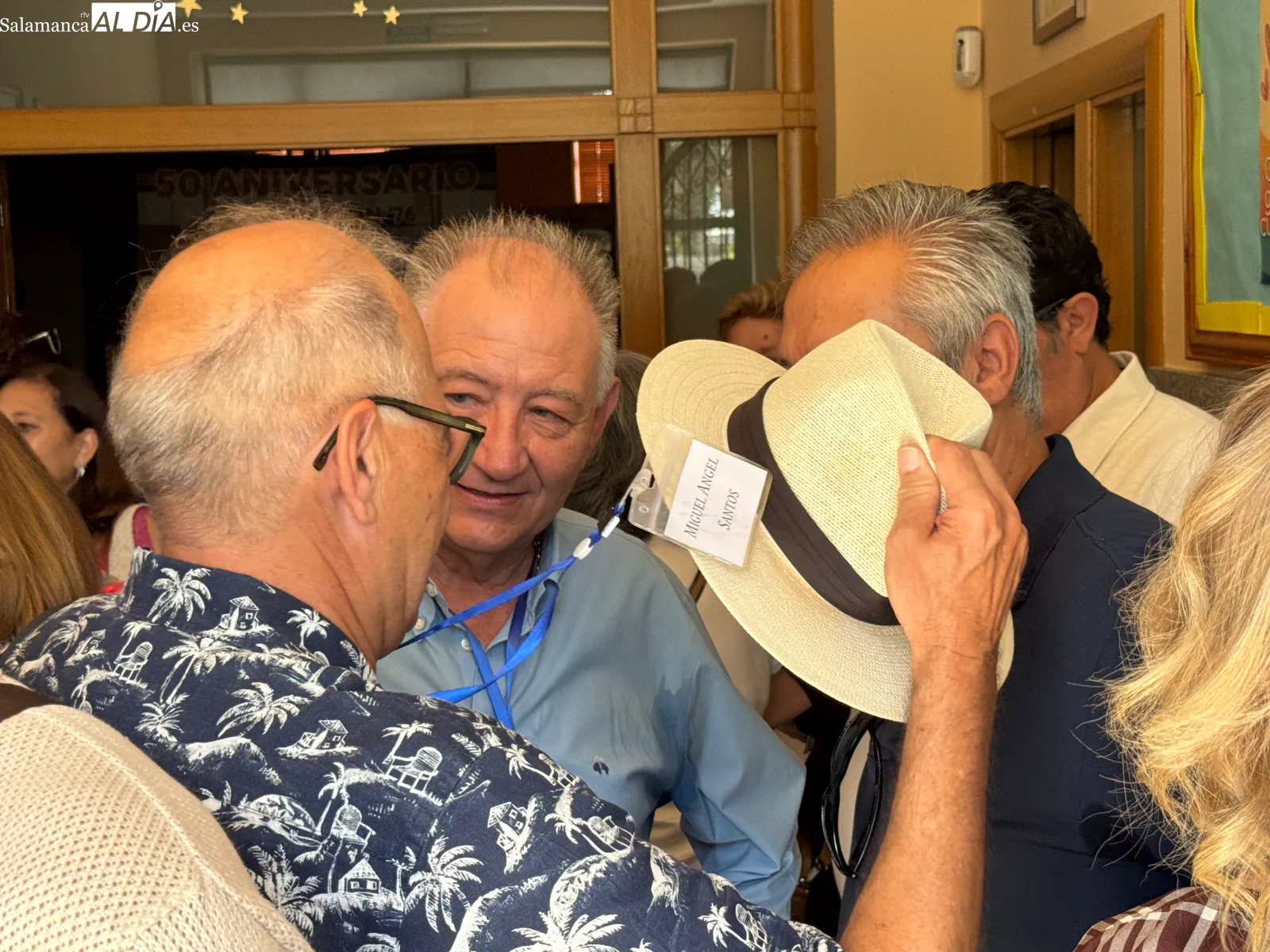 Foto 6 - Los antiguos alumnos de La Encarnaci&oacute;n celebran un reencuentro emotivo e inolvidable 50 a&ntilde;os despu&eacute;s