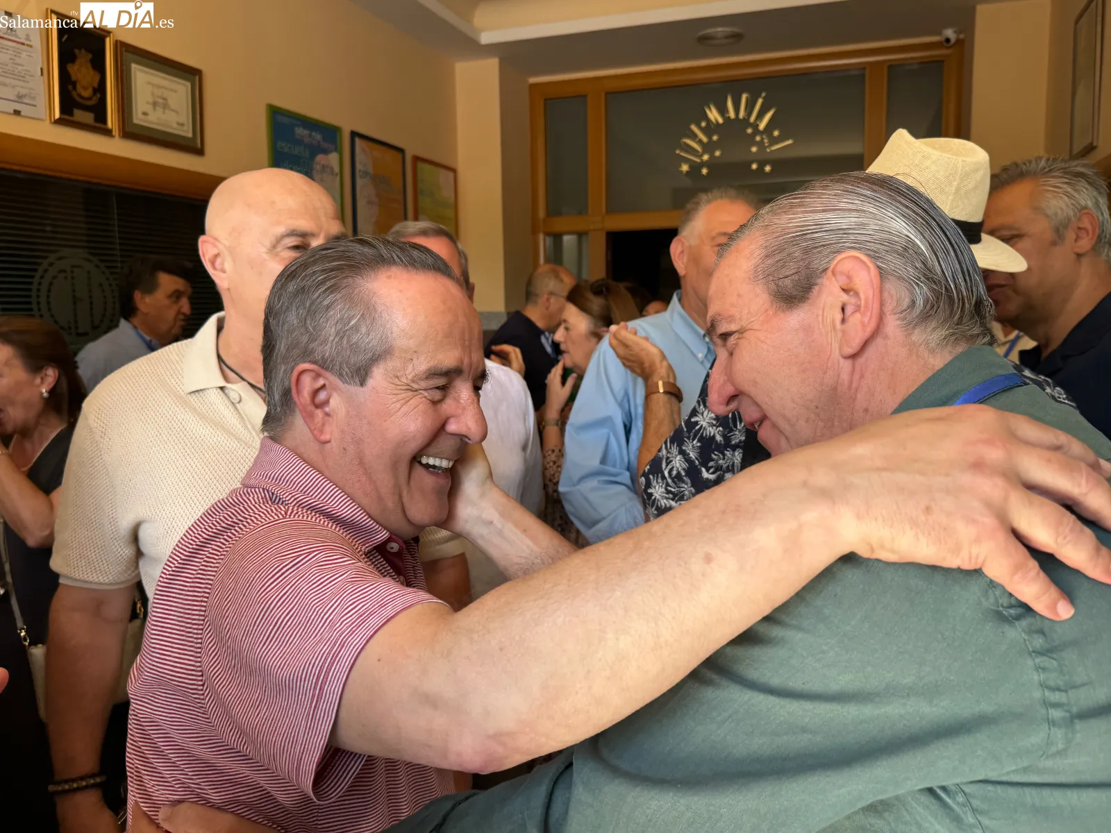 Foto 5 - Los antiguos alumnos de La Encarnaci&oacute;n celebran un reencuentro emotivo e inolvidable 50 a&ntilde;os despu&eacute;s