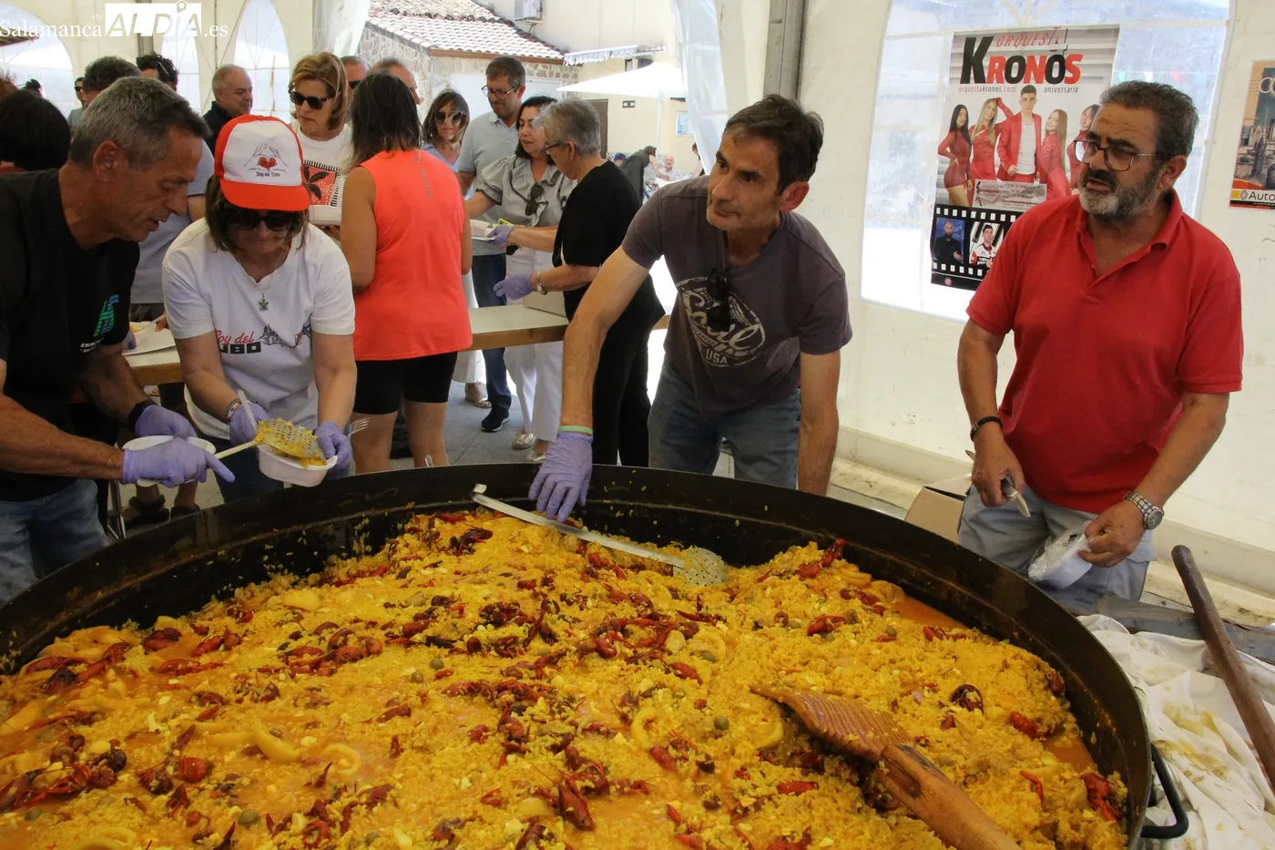 Arroz con cangrejos para despedir las fiestas del Corpus / CORRAL