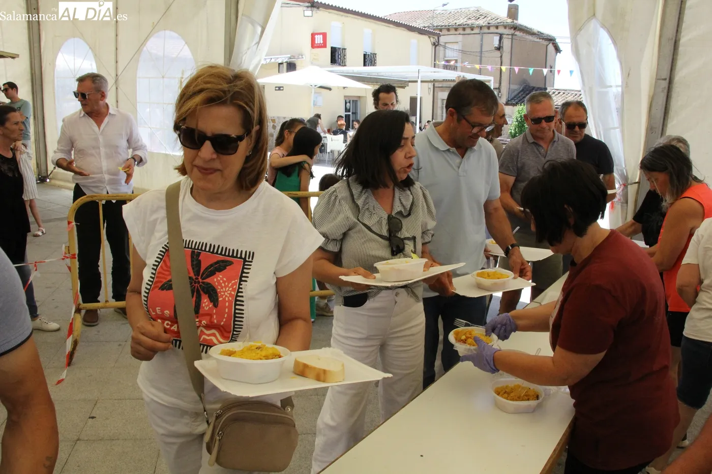 Arroz con cangrejos para despedir las fiestas del Corpus / CORRAL