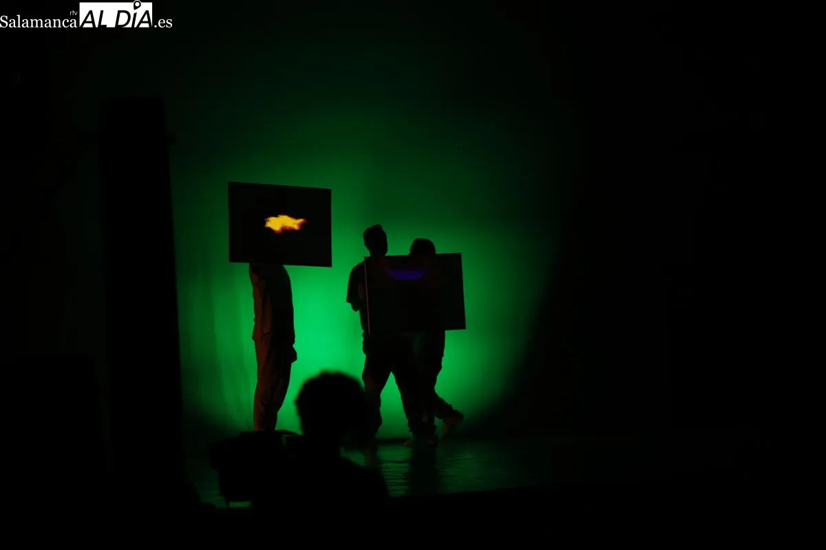 Las compañías vascas Logela y Circle of Trust han clausurado la última edición del Festival Fácyl en Salamanca. Foto de David Sañudo