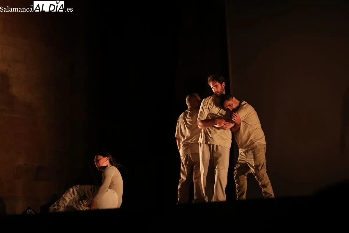 Las compañías vascas Logela y Circle of Trust han clausurado la última edición del Festival Fácyl en Salamanca. Foto de David Sañudo