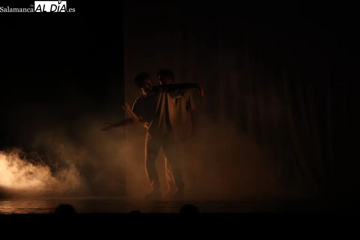 Las compañías vascas Logela y Circle of Trust han clausurado la última edición del Festival Fácyl en Salamanca. Foto de David Sañudo