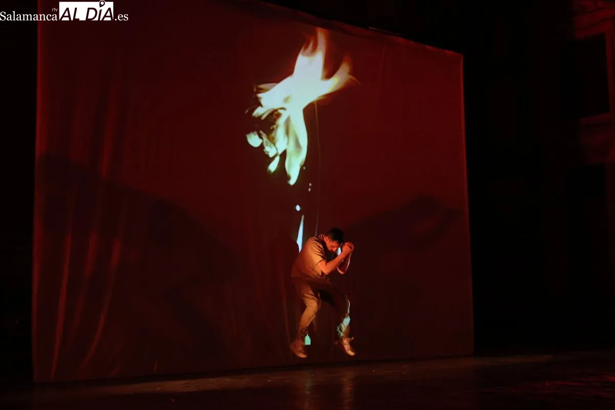 Las compañías vascas Logela y Circle of Trust han clausurado la última edición del Festival Fácyl en Salamanca. Foto de David Sañudo