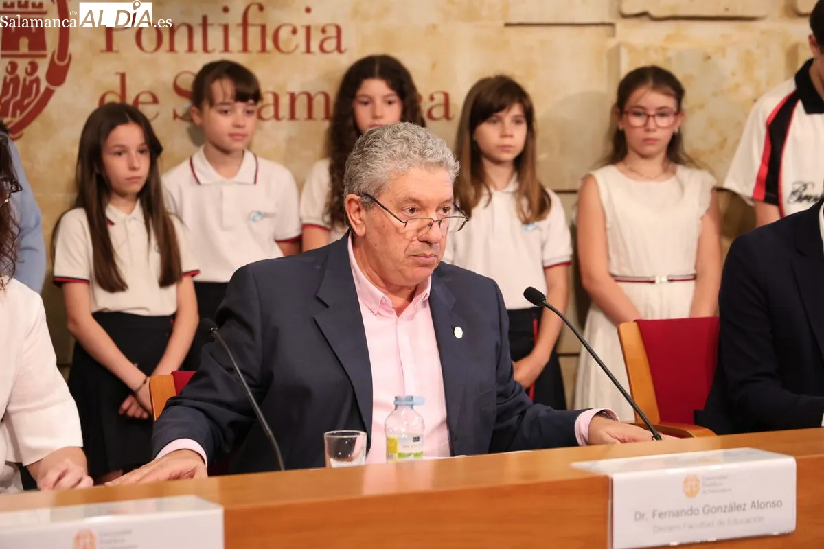 Presentación en la Universidad Pontificia de Salamanca del musical 'Un mundo en planetas'. Foto de David Sañudo