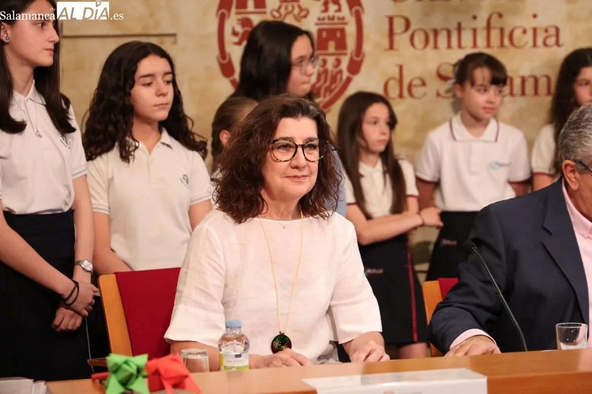 Presentación en la Universidad Pontificia de Salamanca del musical 'Un mundo en planetas'. Foto de David Sañudo