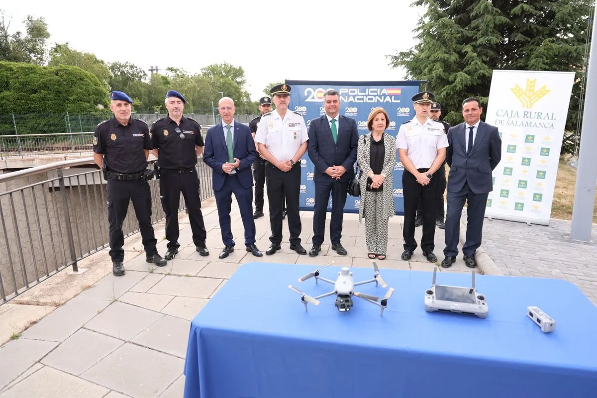 Dron con IA donado por Caja Rural de Salamanca a la Policía Nacional en Salamanca, capaz de reconocer personas. Foto de David Sañudo