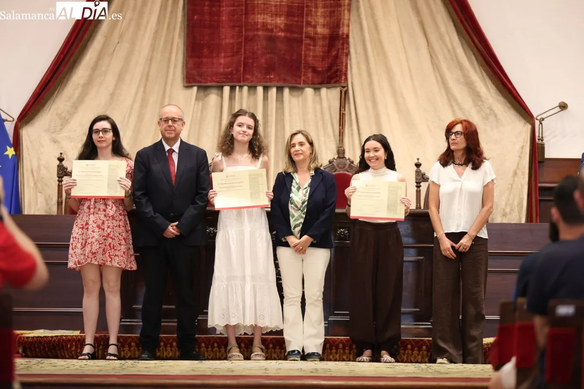 Entrega en el Paraninfo de los Premios Extraordinarios de Grado de la USAL. Foto de David Sañudo