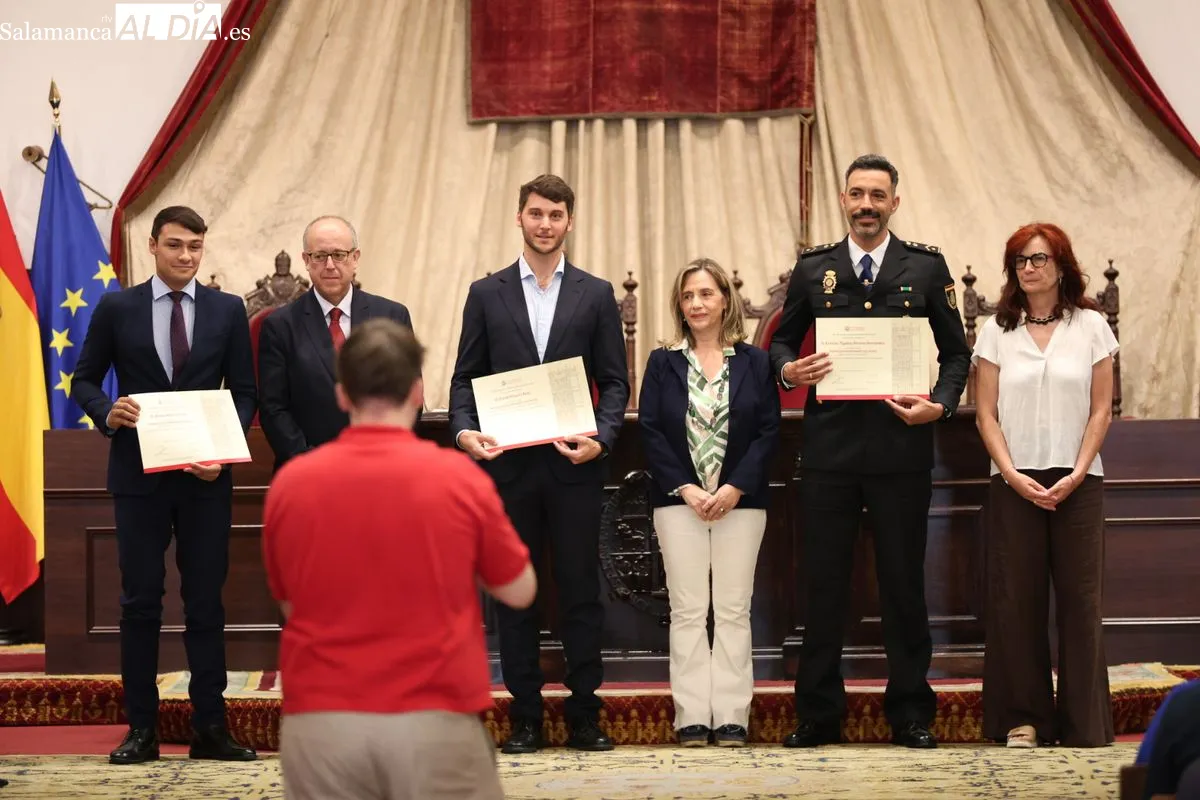 Entrega en el Paraninfo de los Premios Extraordinarios de Grado de la USAL. Foto de David Sañudo